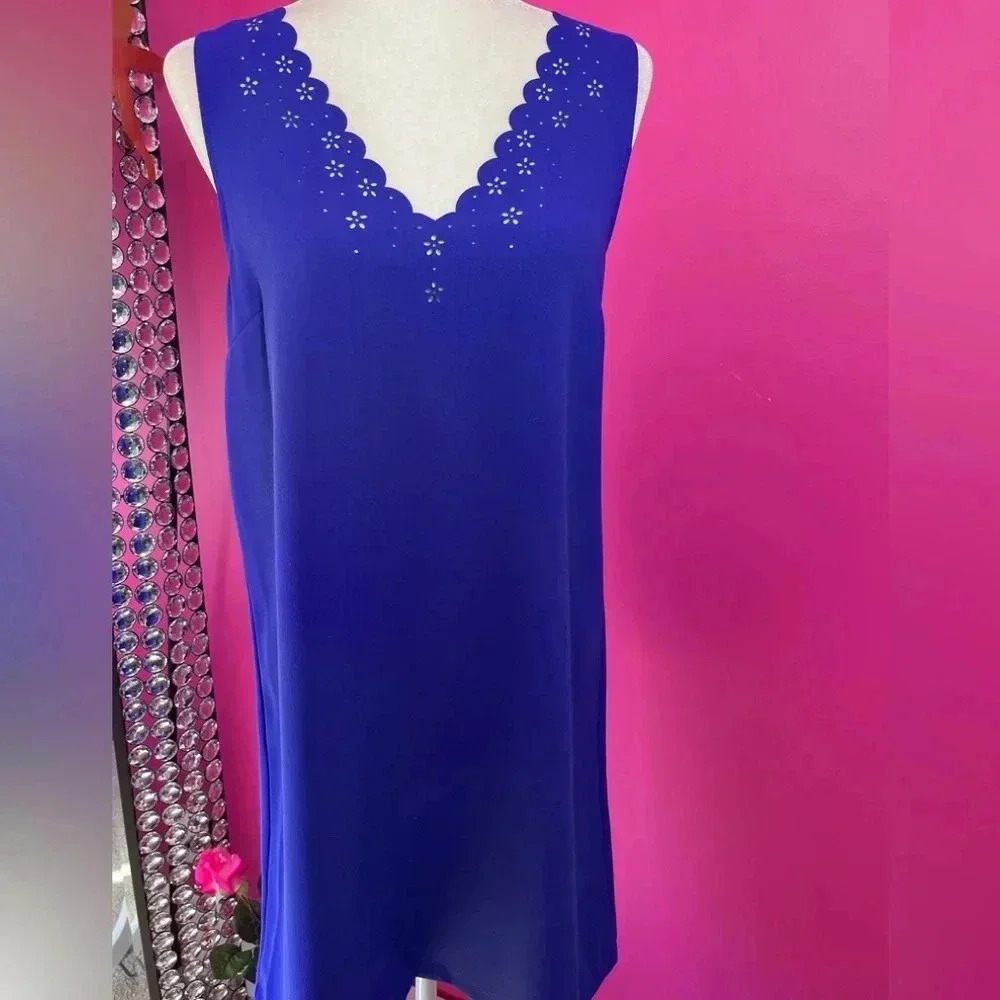 Laser cut flowers on tank dress new